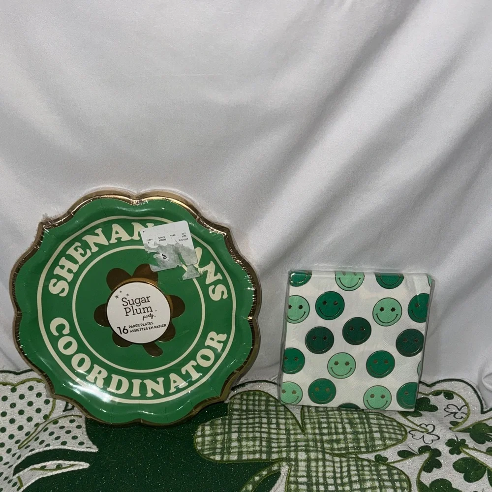 St Patricks Day set of 16 Plates and 24 Smiley Napkins
